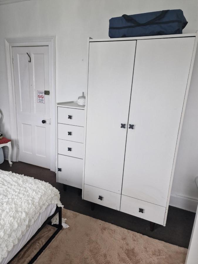Double Rooms, Free Continental Breakfast, Pics And Full Address Sent After Booking, 2 Miles To City Centre Belfast Esterno foto